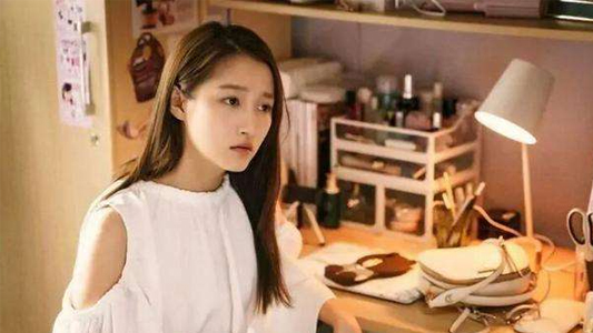 现在的00后都用什么化妆品，老阿姨来感受下差距